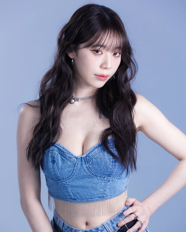 Nữ streamer gợi cảm vỡ òa drama chỉ vì lỡ miệng trên sóng: Fan sốc nặng khi biết sự thật