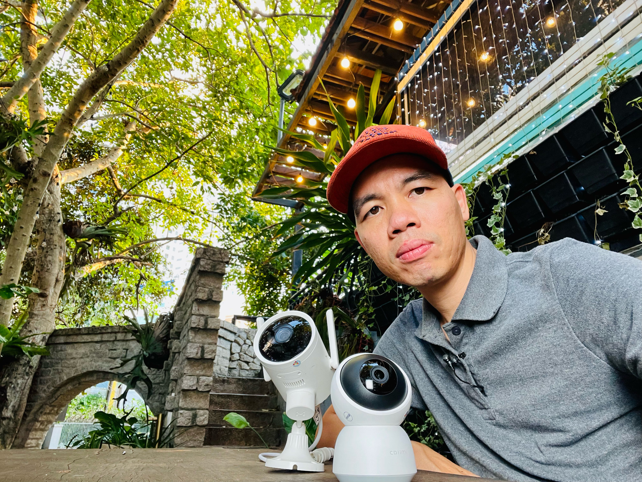 Camera an ninh giờ rẻ hơn cả lợn con, ngoài trời 1 triệu trong nhà 700k - quá ngon luôn!
