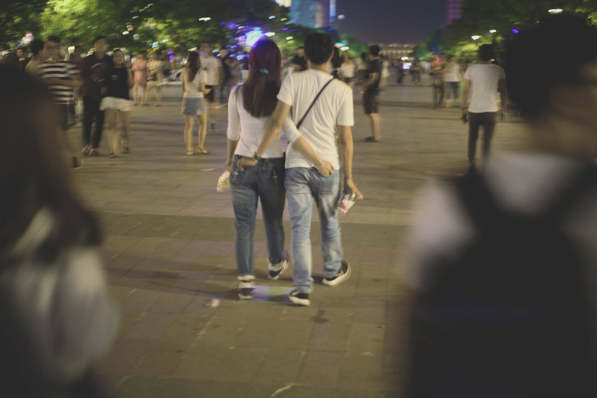 Tình yêu & túi tiền: Chuyện của thanh xuân mà ai cũng từng trải qua
