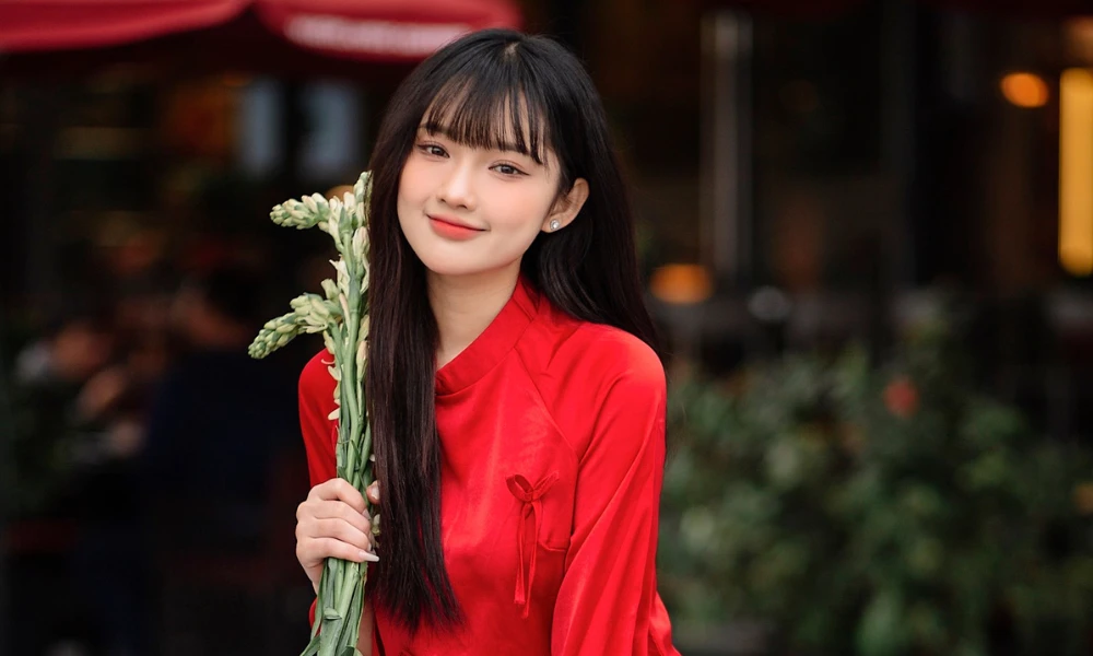Cô giáo Gen Z khiến dân tình "đổ rầm rầm" vì visual quá đỉnh