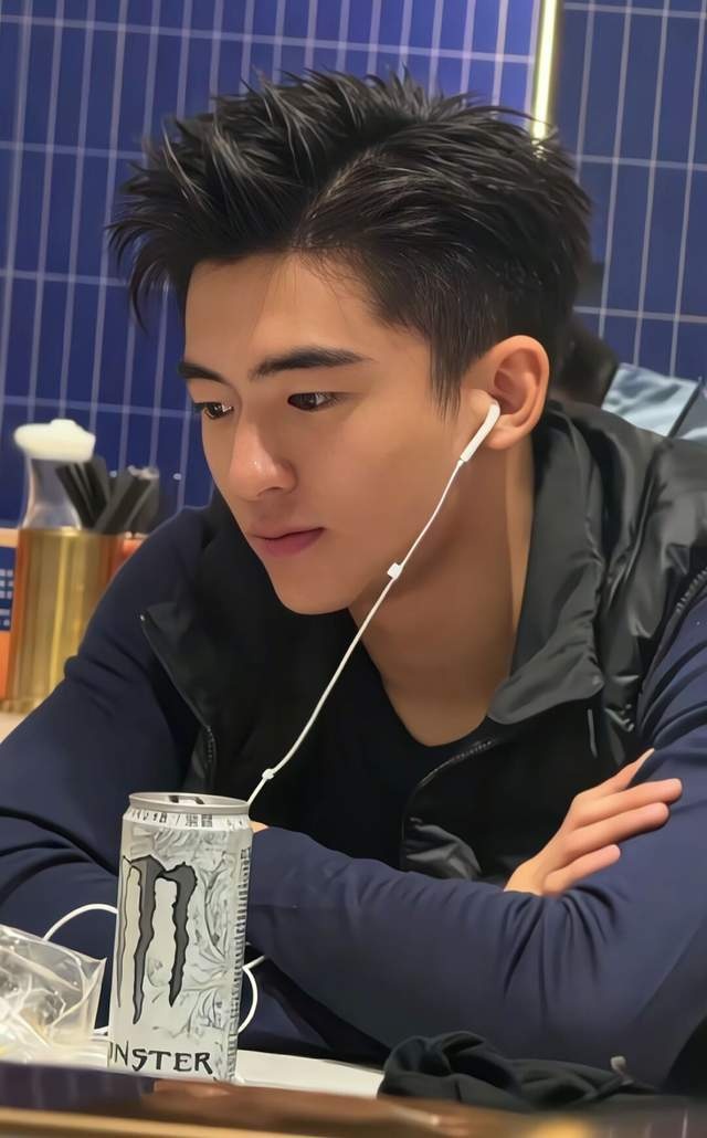 02e3203b06fd2c888a11.jpg
