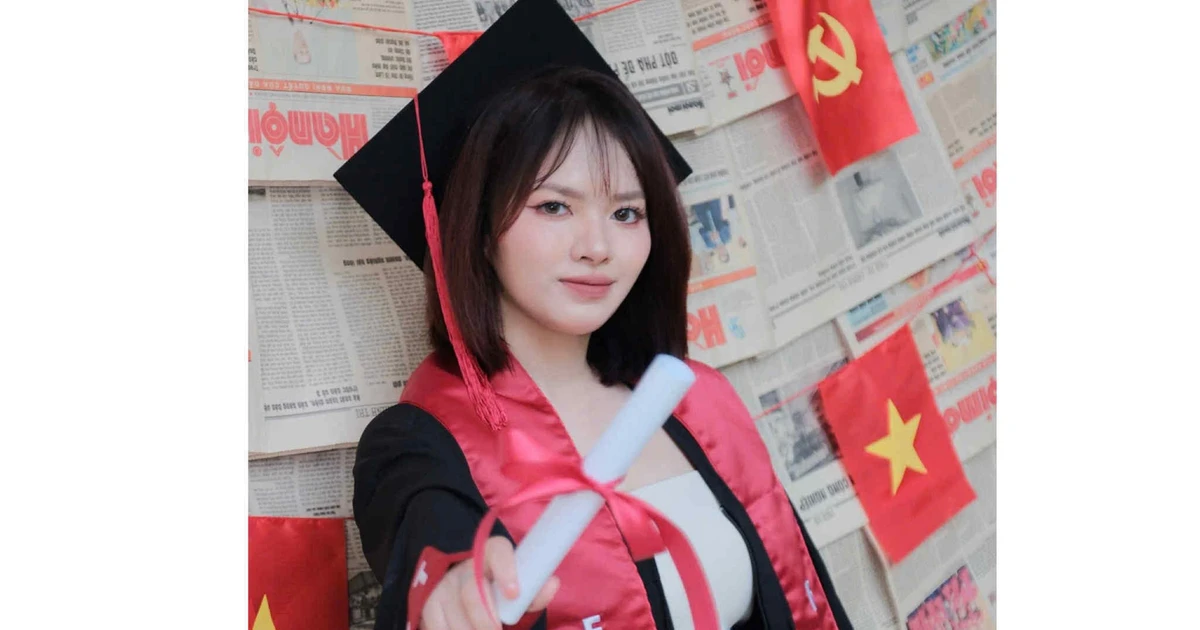 Cô nàng thủ khoa FTU "cân team" học tập lẫn công tác Đoàn siêu đỉnh