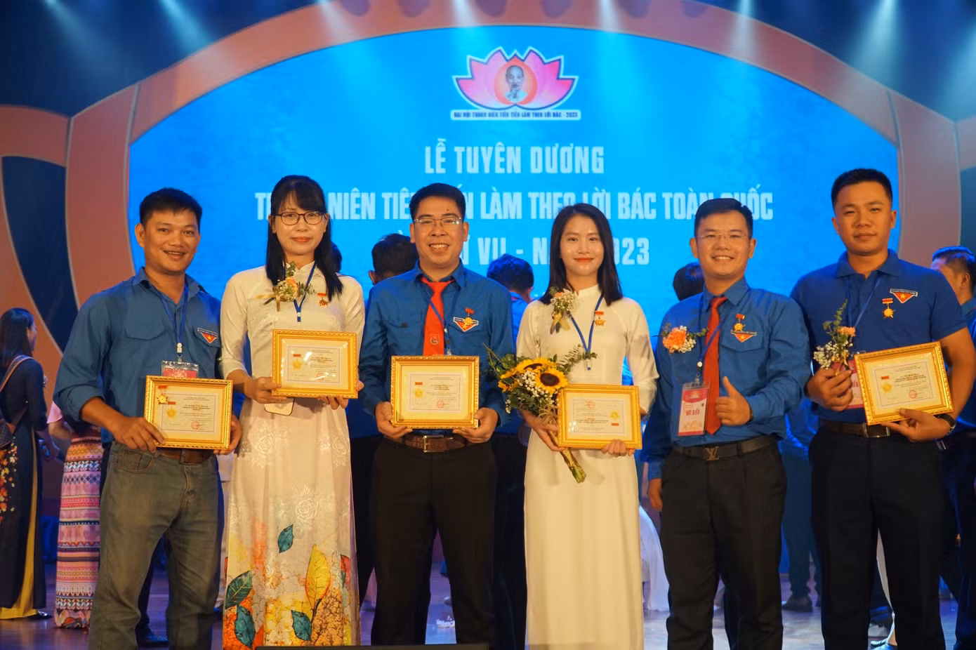 04298d998aceb1561391.jpg