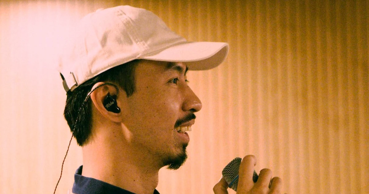Trải lòng thời khắc Giao thừa cùng rapper Đen Vâu: 'Tìm cách lắng nghe mọi người'