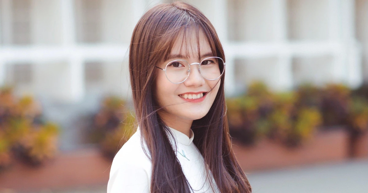Nữ sinh tốt nghiệp Thủ khoa Học viện Ngân hàng với điểm số 3,97 - Thần thánh quá đi!