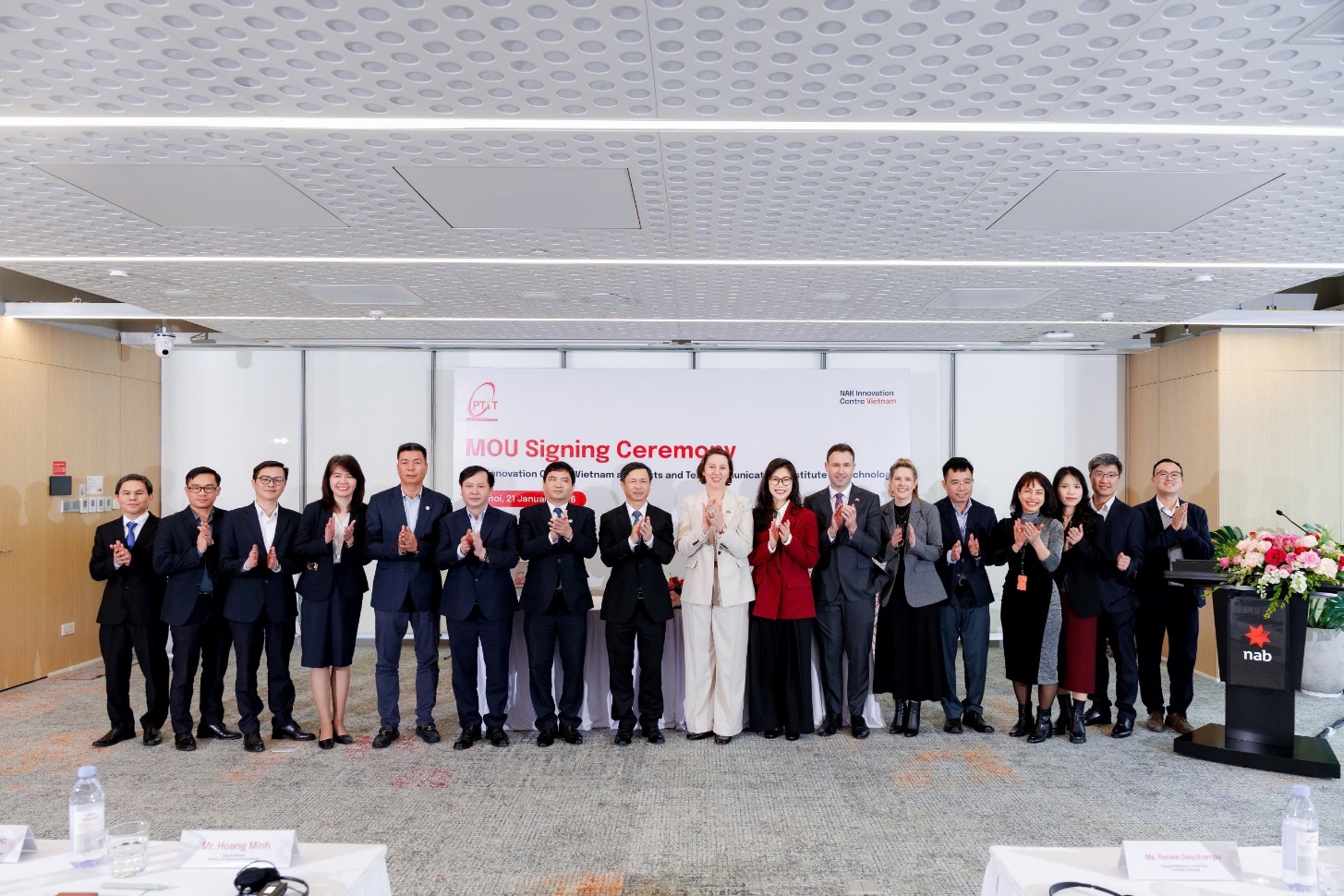 0573046ecacf47c16160.jpg