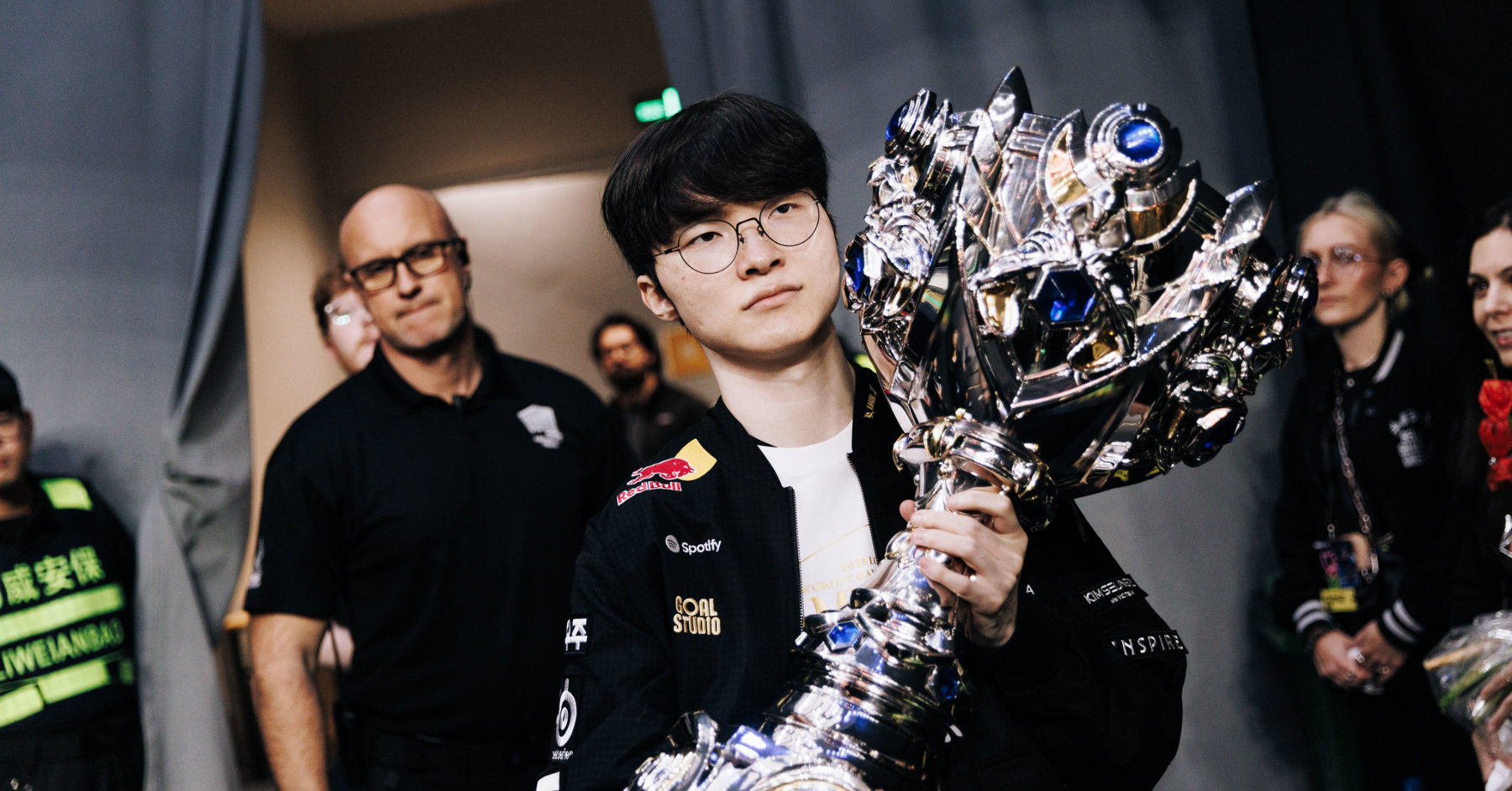 Lương Faker lên tới 173 tỷ - Đỉnh cao esports hay là xứng đáng?