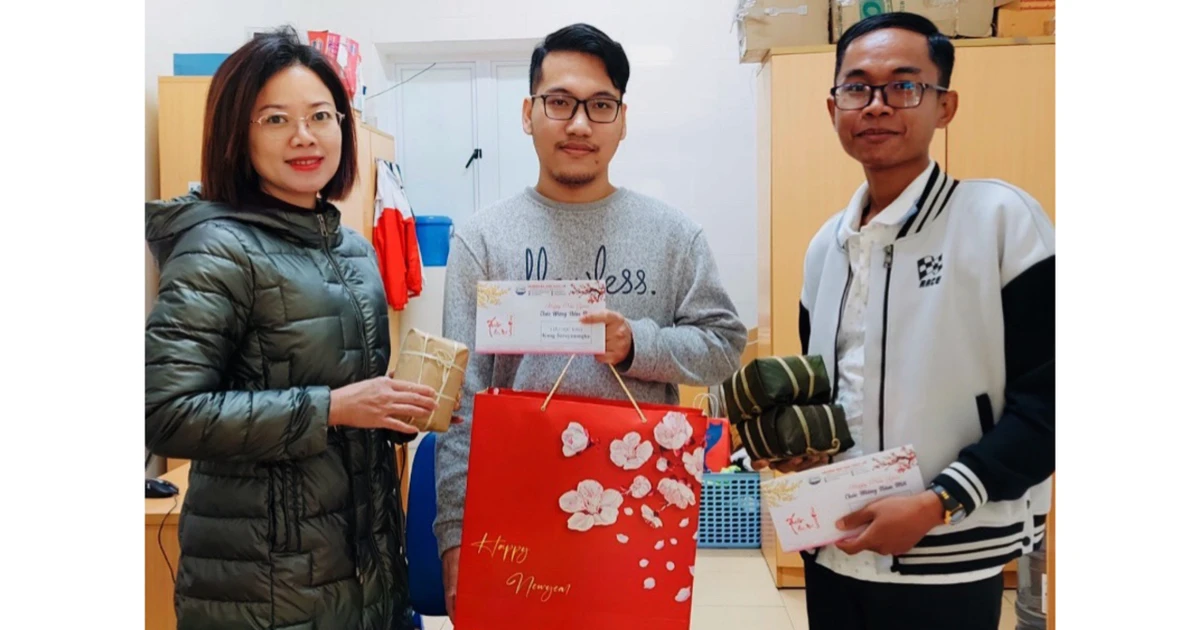 Chill cùng các bạn du học sinh Campuchia đón Tết Việt tại Đại học Thủy lợi - ấm lắm luôn!