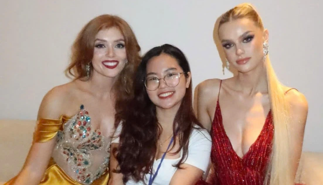 Từ cô bé mê phim Disney đến phiên dịch viên Miss Universe 2024 ở tuổi 20