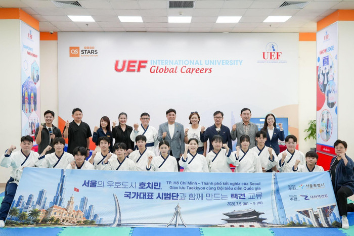 0709fc1e55f9e20d8dd8.jpg
