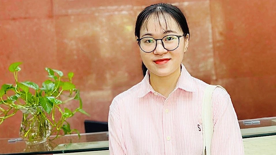 Nữ sinh Quảng Bình vượt vùng an toàn, từng bước chinh phục ước mơ