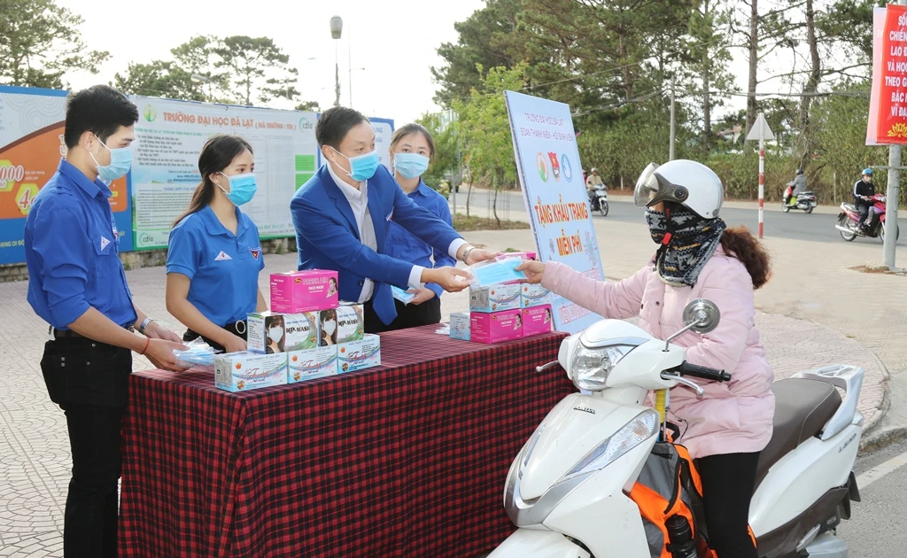 Gen Z Đà Lạt chung tay đẩy lùi COVID-19 - Năng lượng tích cực lan tỏa khắp thành phố ngàn hoa
