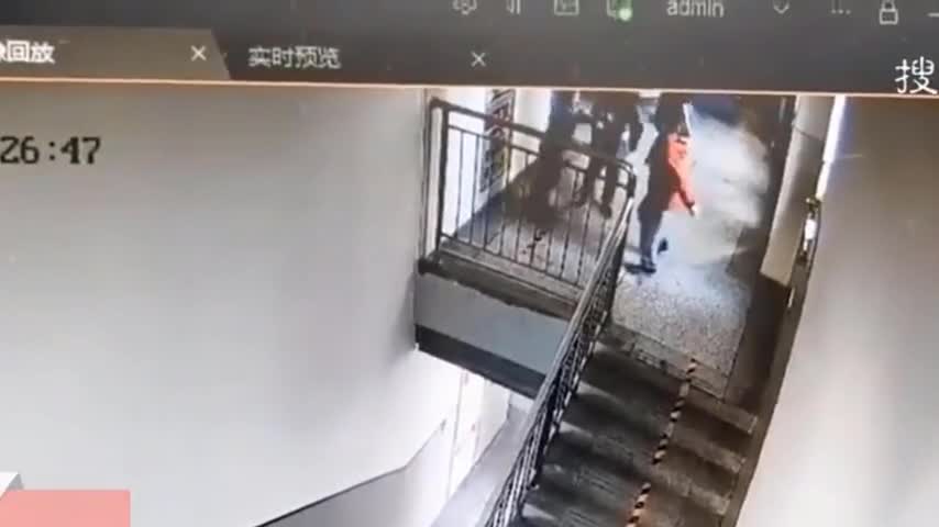 0a04d35ce1d0f3856408.jpg