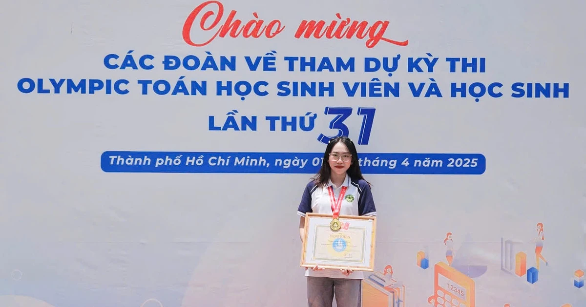 Nữ sinh "Sinh viên 5 tốt" rinh trọn bộ huy chương Olympic Toán học cực xịn