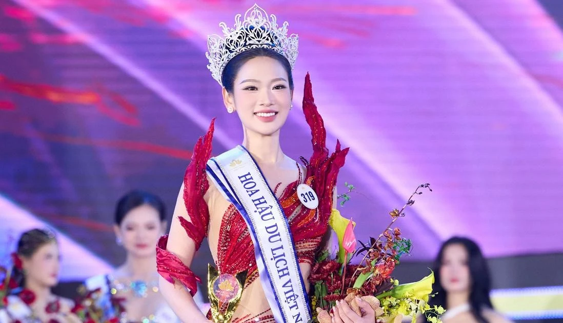 Nguyễn Phương Linh đăng quang 'Hoa hậu Du lịch Việt Nam 2026': 'Dám mơ lớn để quê hương bừng sáng'