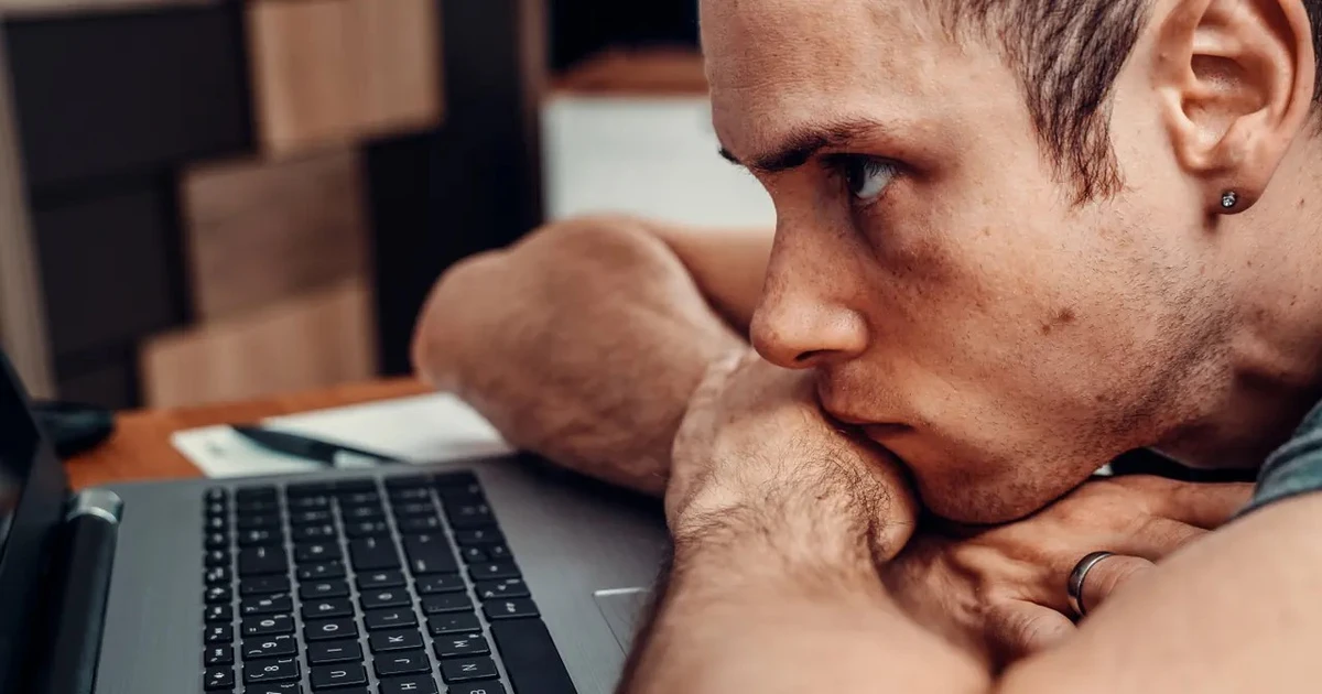 Giảng viên trẻ Thụy Sĩ đang "sống trong lo âu": 1/4 stress nặng, gần 1/4 burnout hàng tuần