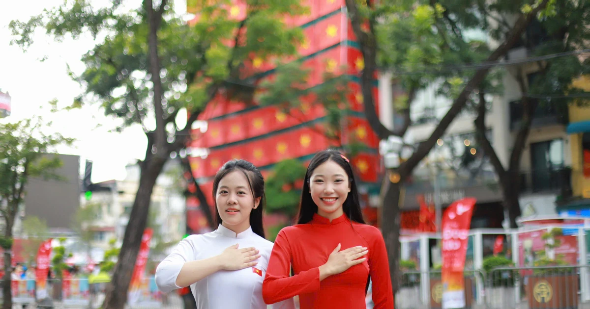Gen Z rần rần book chụp ảnh Quốc khánh: Flex tình yêu Tổ quốc theo cách riêng của mình ✨