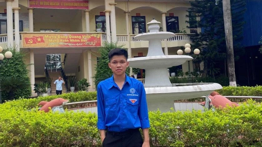 Chàng trai Gen Z "cháy" hết mình với phong trào sinh viên và những chuyến đi ý nghĩa