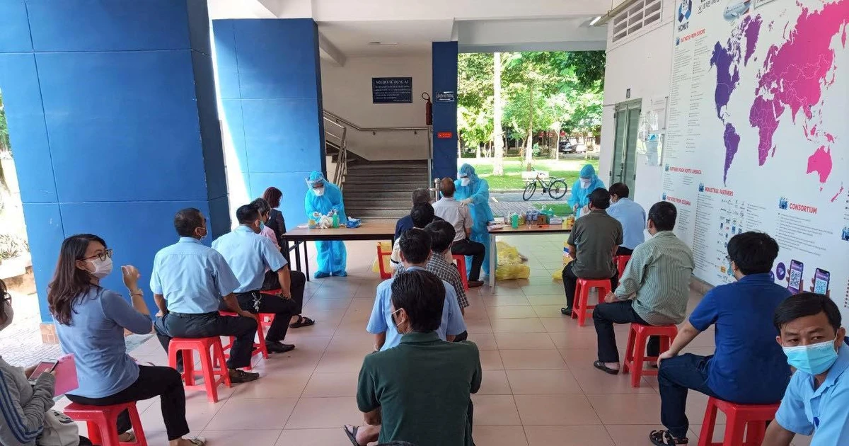 ĐH Bách khoa TP.HCM tổ chức xét nghiệm COVID-19 khẩn cấp vì phát hiện F0