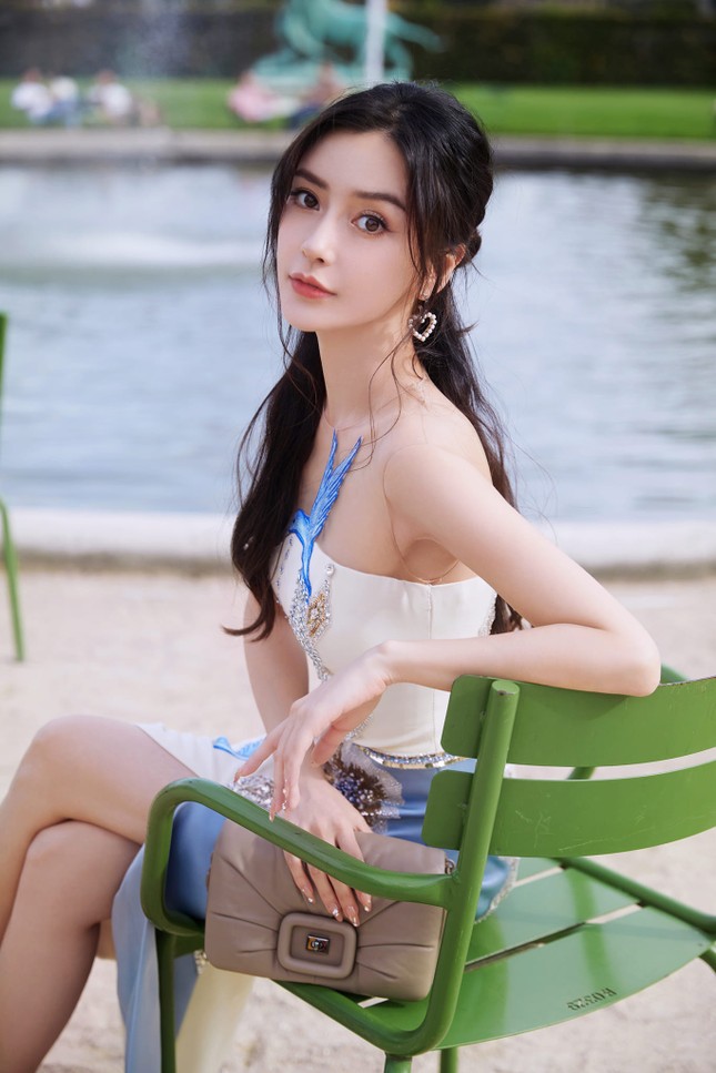 0c2b85dc5cf0b02650b9.jpg