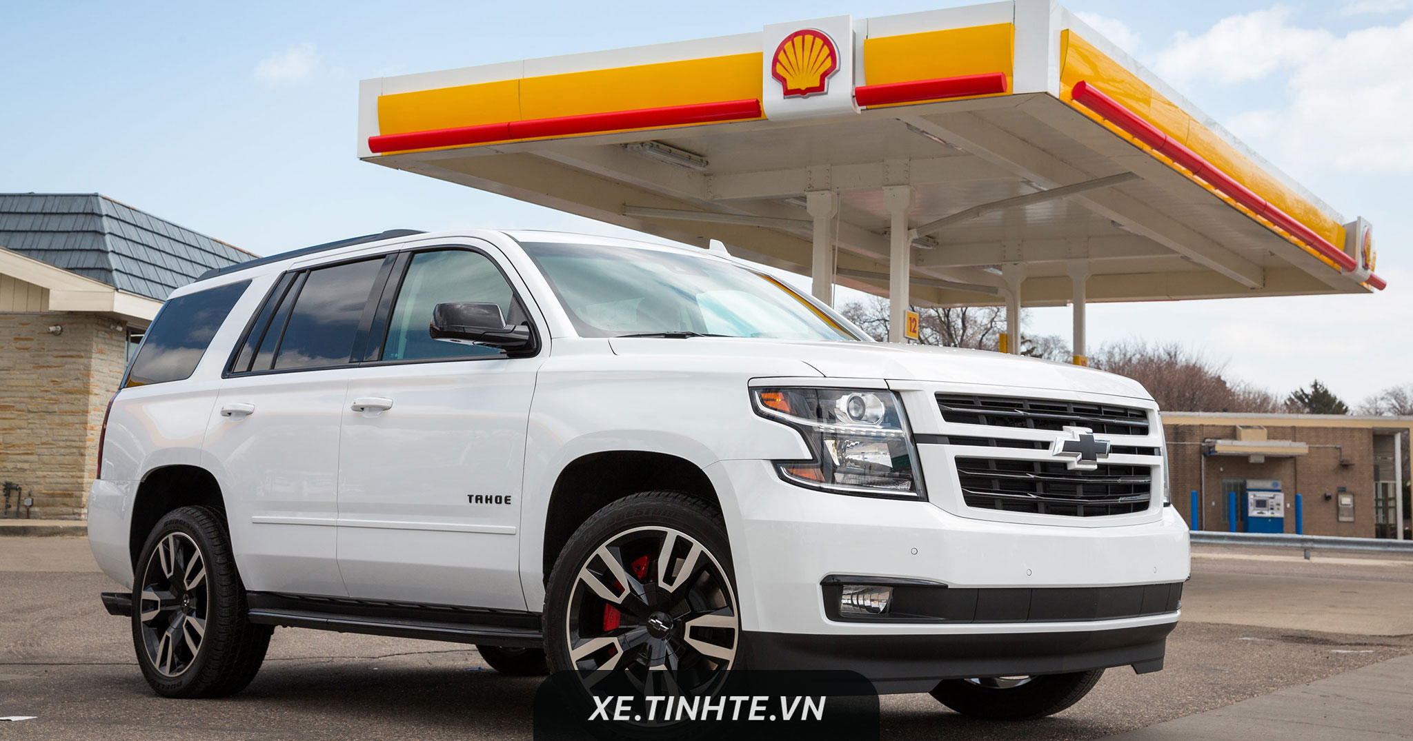 Trả tiền đổ xăng ngay trên xe Chevrolet kết nối với trạm Shell - nghe xịn nhưng hơi... rườm rà