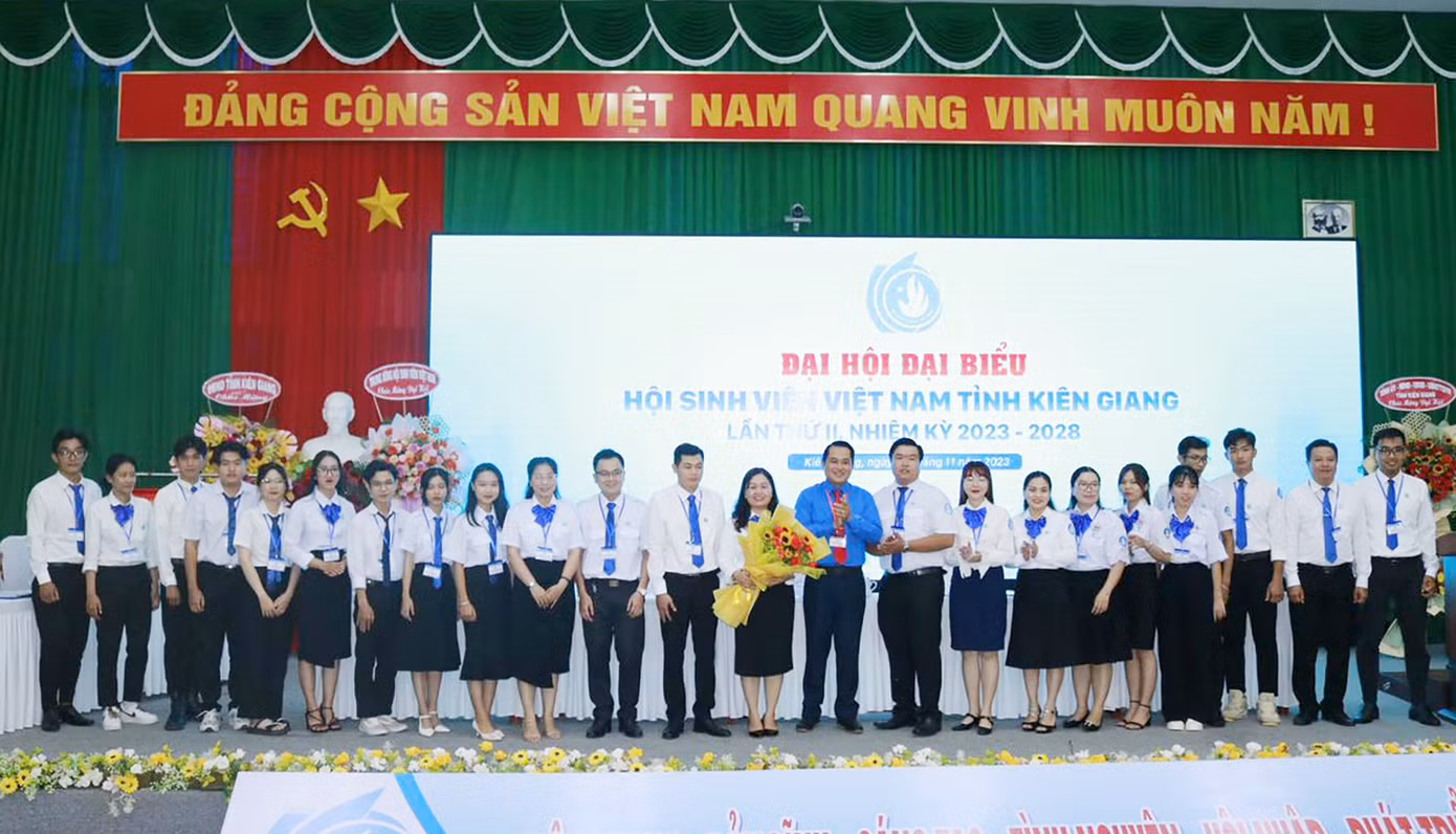 0c738acf1d810dcb190d.jpg