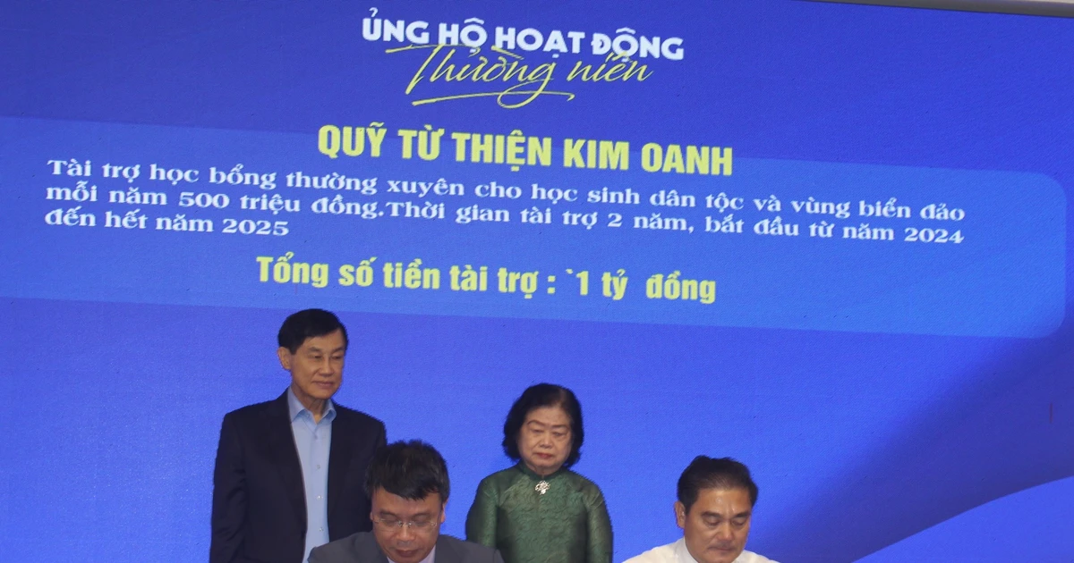 5.000 suất học bổng Vừ A Dính đã được trao cho học sinh, sinh viên dân tộc thiểu số và vùng biển đảo năm 2023