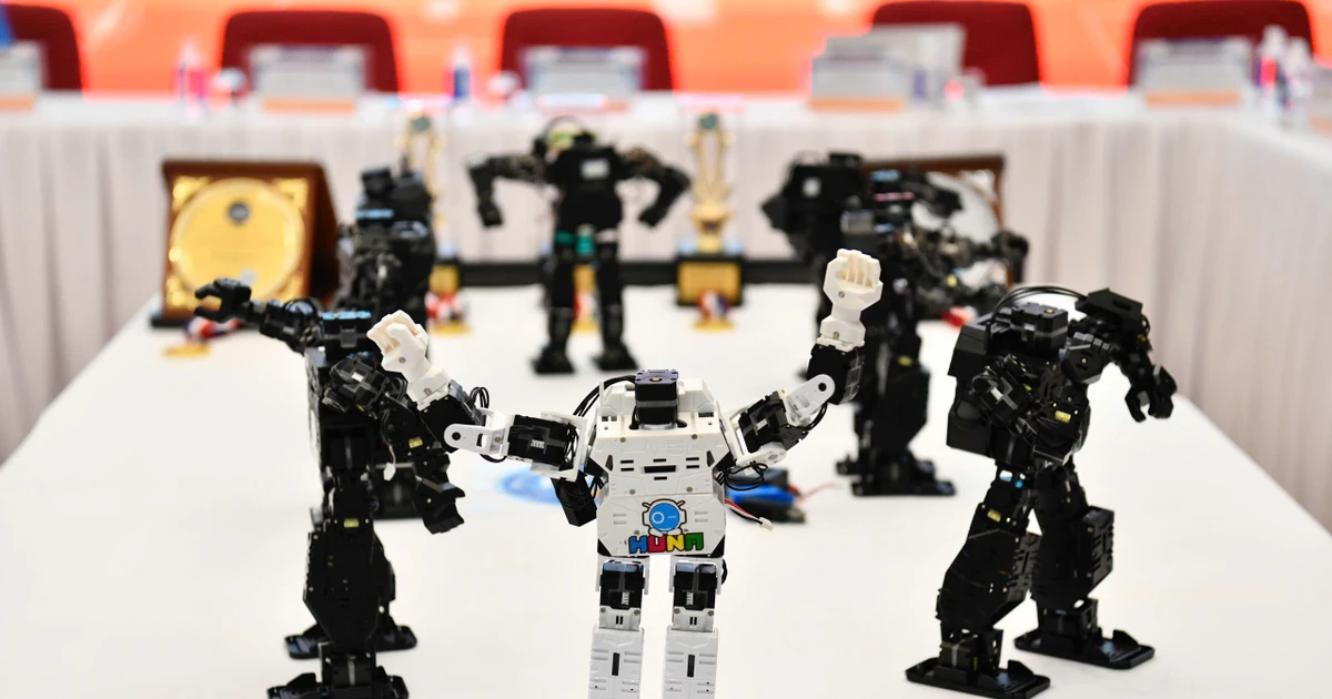 Giải vô địch Robot ảo ViRC: Sân chơi "xịn xò" tiếp cận STEM qua lập trình và điều khiển robot ảo