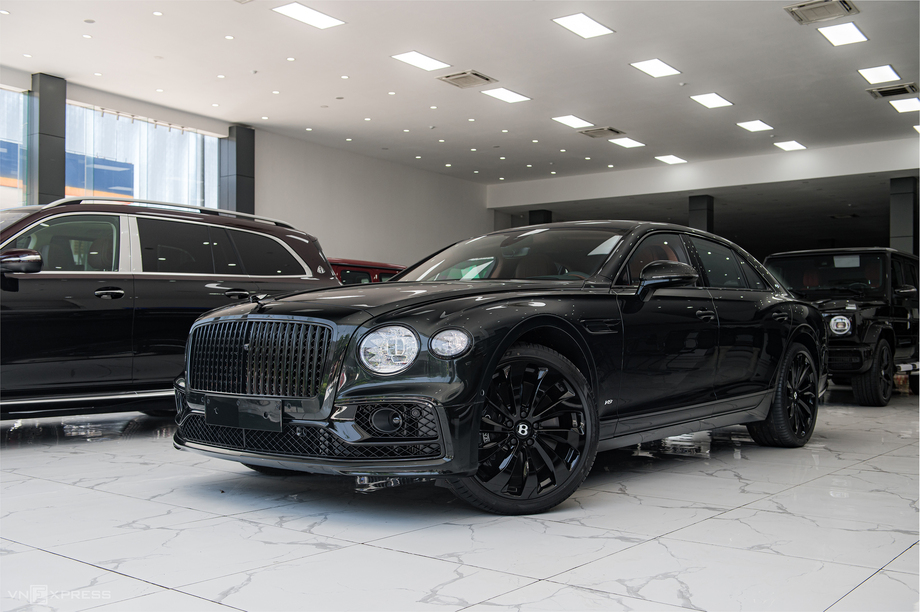 Bentley Flying Spur V8 2021 không chính hãng giá 19 tỷ - Hiếm hơn vàng!