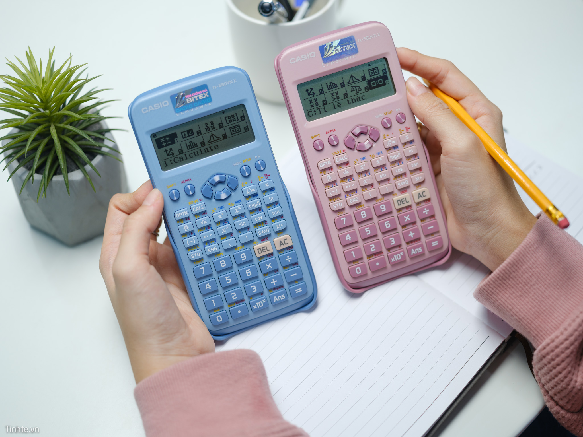 Trên tay máy tính khoa học bỏ túi Casio FX-580VN X sắc màu: xinh xỉu, học mà chill phết