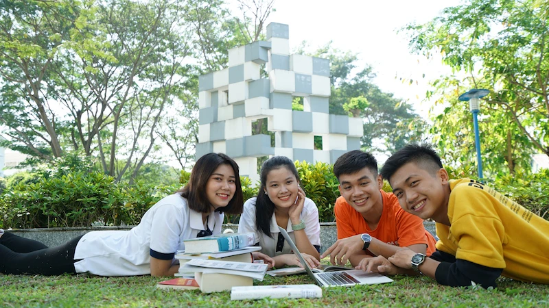 ĐH Hoa Sen mở cửa nhận hồ sơ xét học bạ THPT rồi nè! ✨