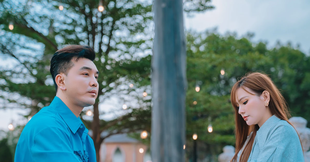 Sau 23 năm hit "Mỗi người một nơi" làm mưa làm gió, cặp đôi huyền thoại Ưng Hoàng Phúc - Thu Thủy chính thức tái hợp rồi nè! ✨