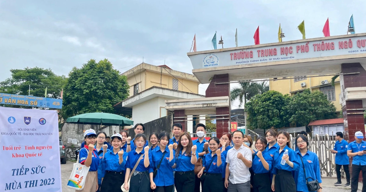 Sinh viên Đại học Thái Nguyên sôi nổi ra quân 'Tiếp sức mùa thi 2022'