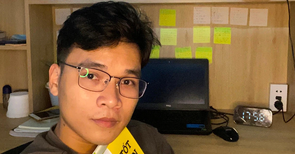 Nam sinh ĐH KHTN lập group học tập online 4h45 sáng, gần 5000 bạn trẻ tham gia nhiệt tình ✨