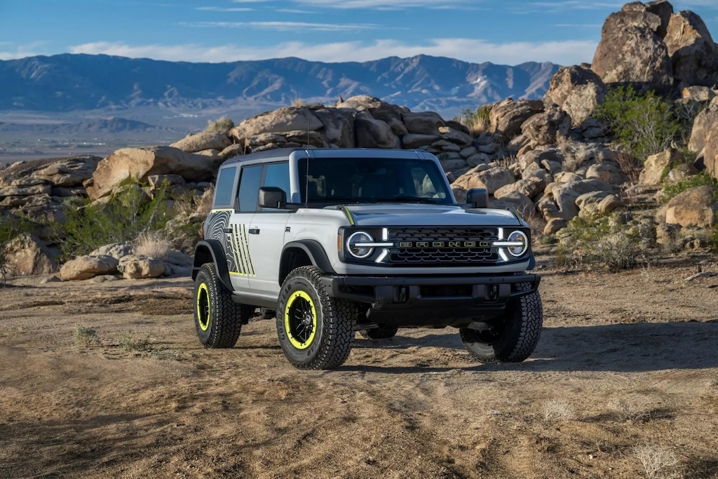 Ford Bronco RTR mới ra lò: Cân hết đồ của Raptor nhưng động cơ... khiêm tốn hơn xíu
