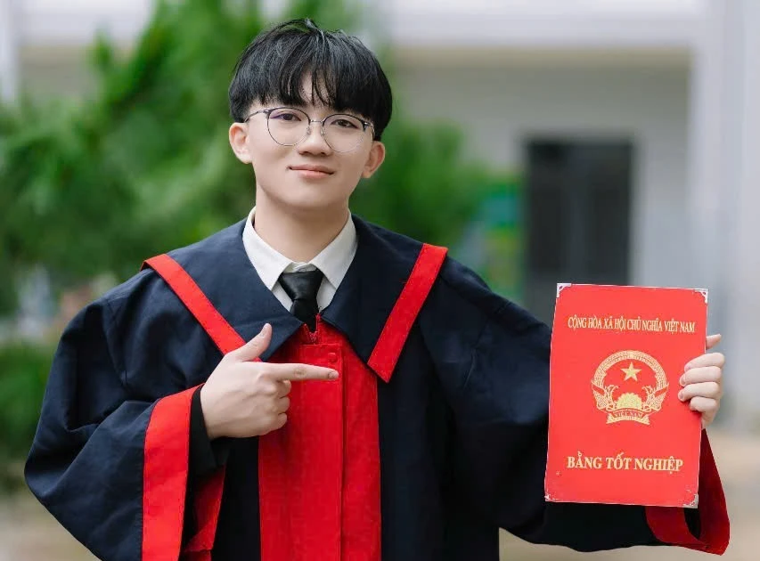 Thủ khoa Gia Lai và ước mơ trở về vùng cao 'gieo chữ' cho thế hệ sau
