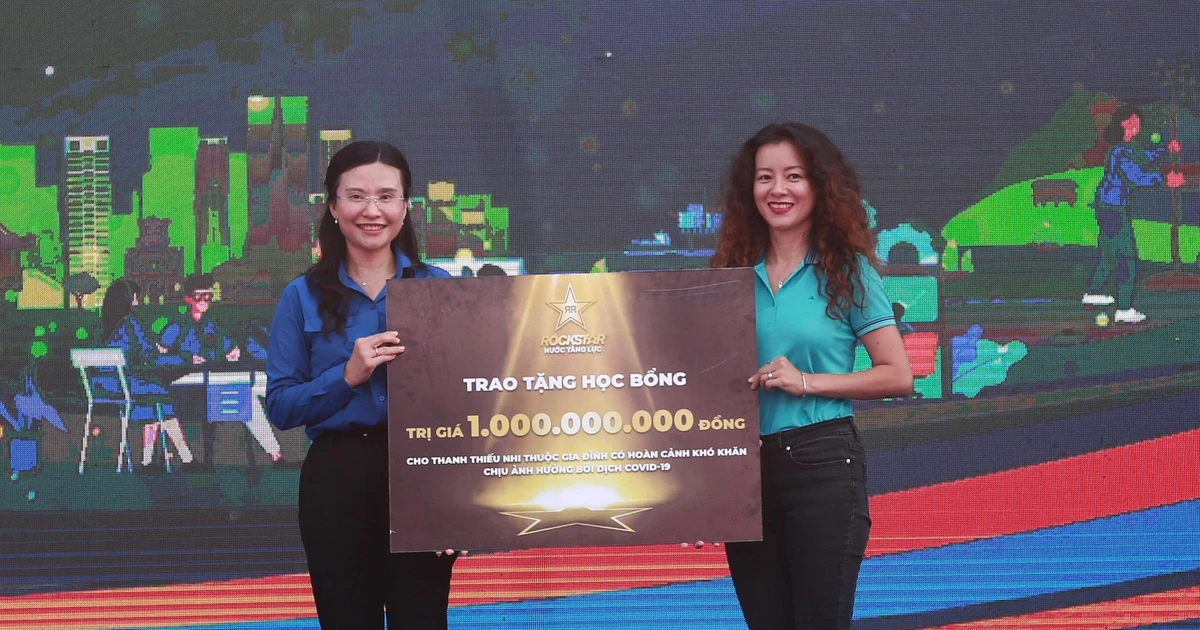 Chương trình 'Bền bỉ Việt Nam' trao tặng 1 tỷ đồng cho thanh thiếu nhi khó khăn