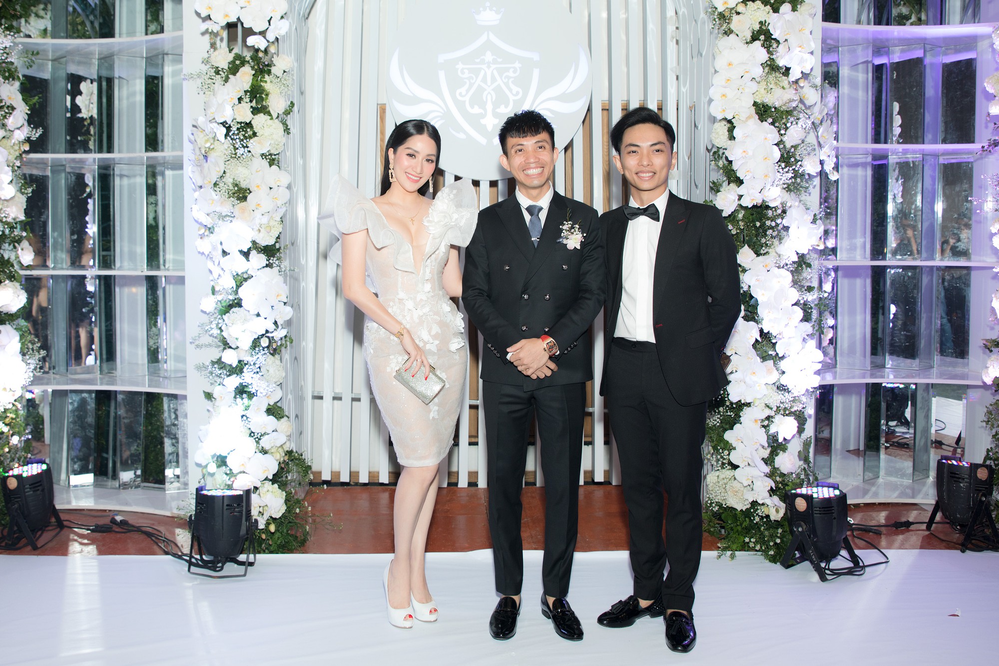 118059aed62b2f5a92f9.jpg