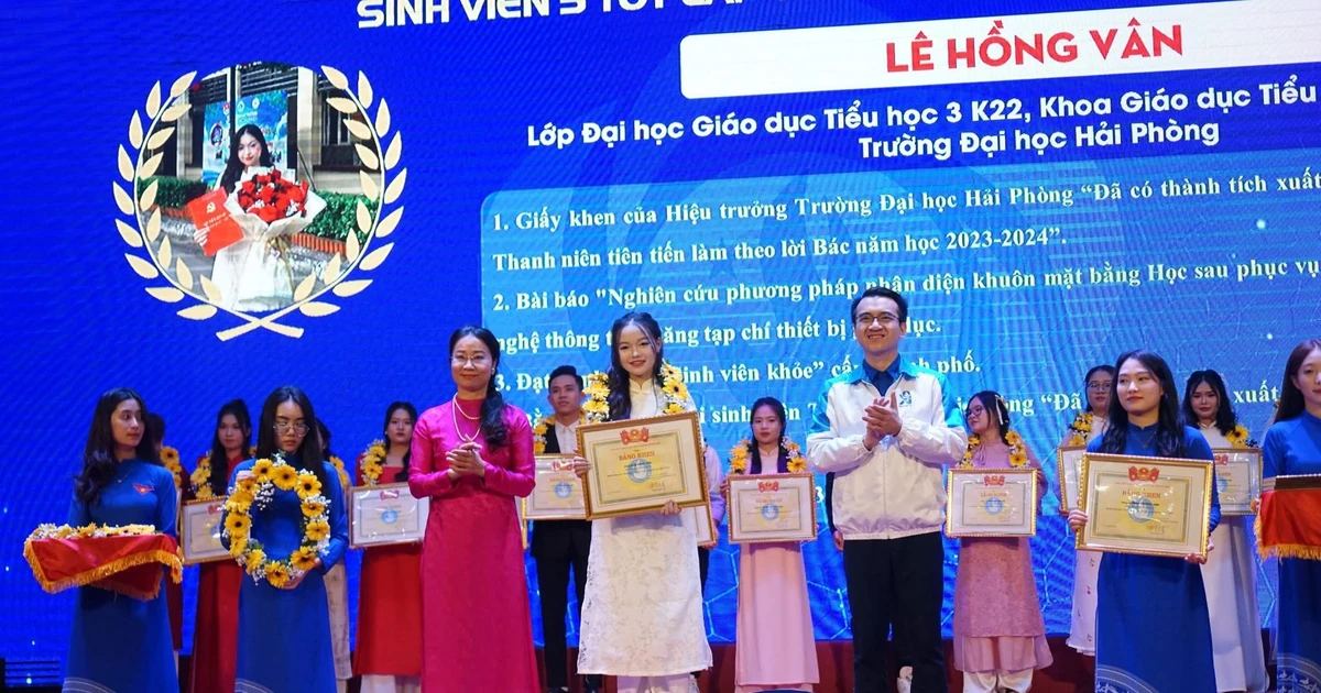 Nữ sinh Sư phạm tài năng chinh phục danh hiệu Sinh viên 5 tốt cấp Trung ương cùng niềm đam mê nghiên cứu khoa học