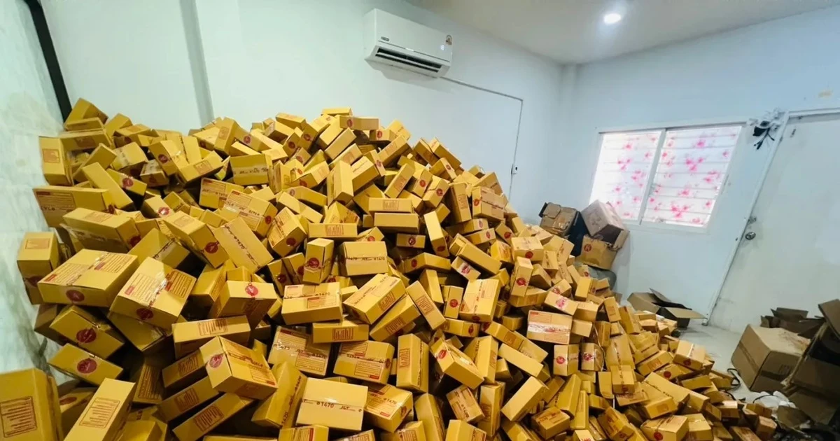 Mua hàng online mà cứ nhận hàng lạ lùng? Coi chừng thành "con mồi" của bọn lừa đảo đó nha!