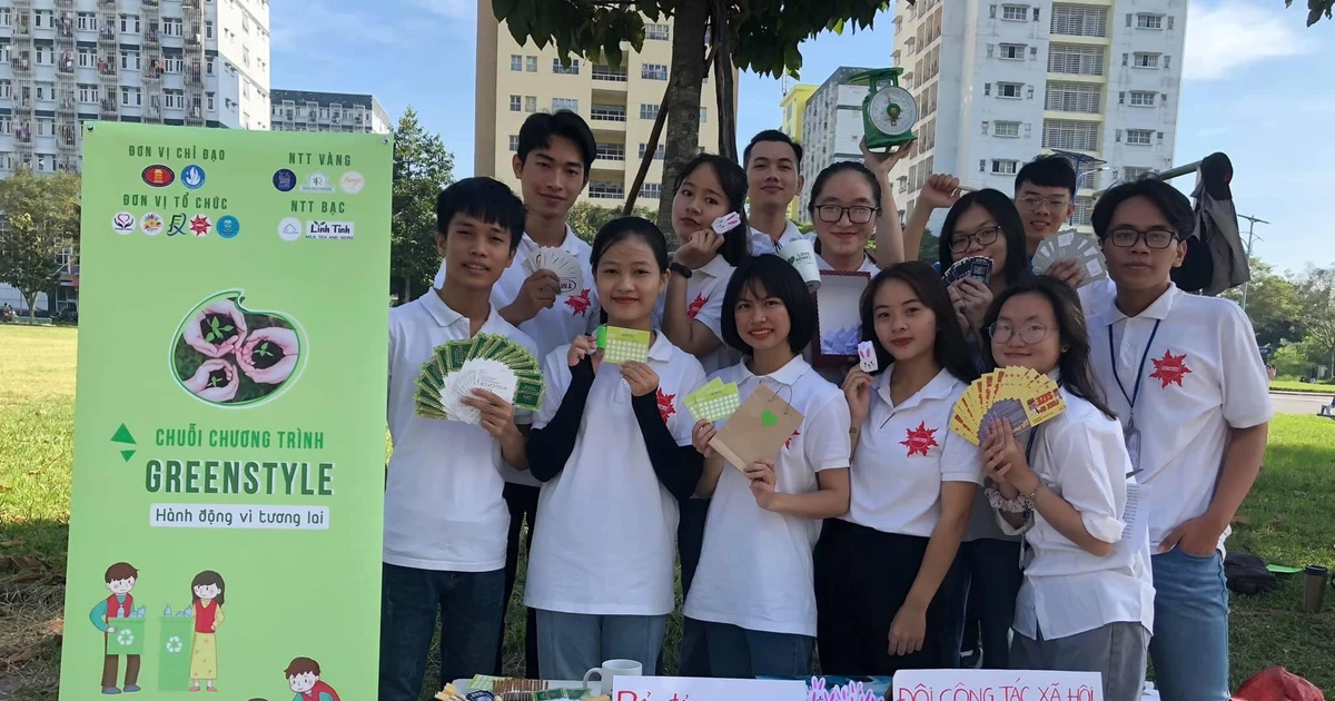 Đổi rác lấy quà xanh - Gen Z "chất" thế này mới gọi là sống có tâm! ♻️