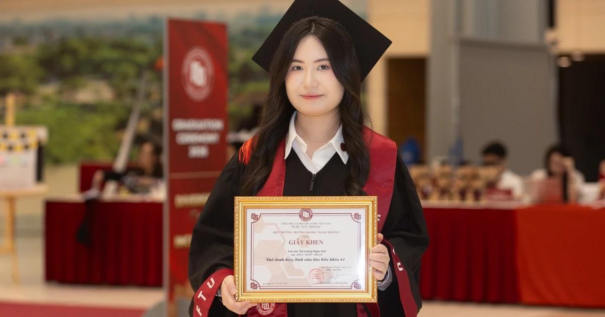Nữ sinh Ngoại thương tốt nghiệp sớm với GPA 3.99, đạt Sinh viên tiêu biểu với nhiều công bố khoa học quốc tế
