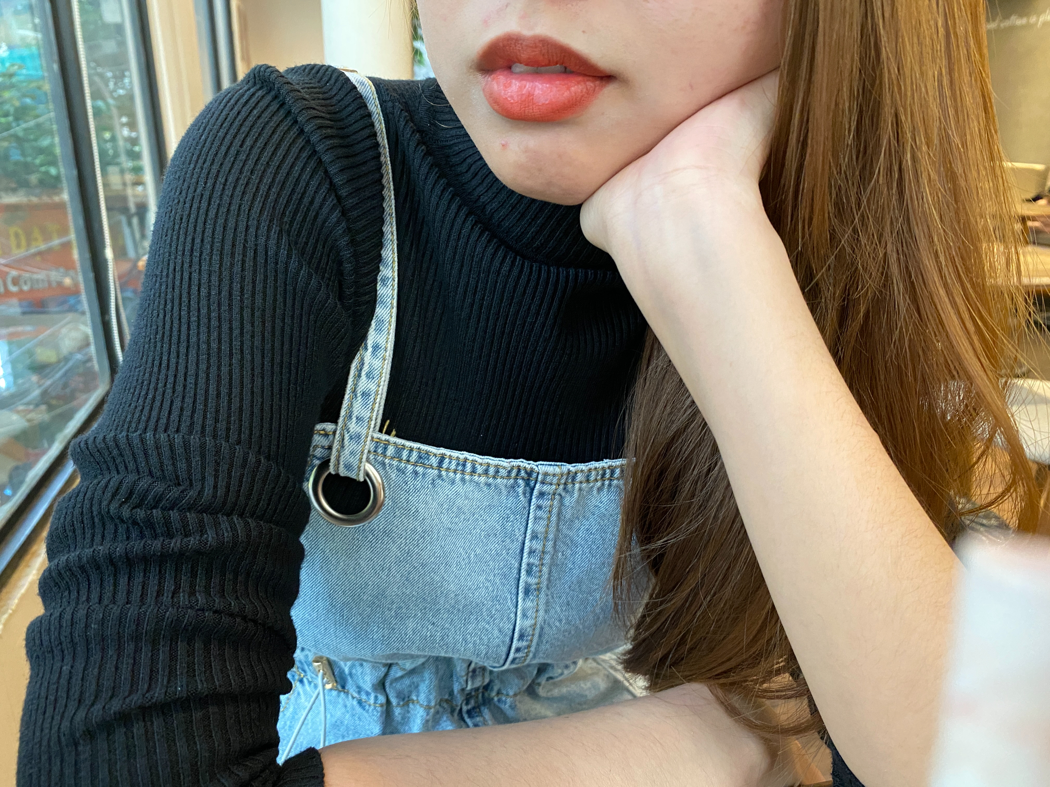 Môi đỏ em xinh quá trời quá đất! ✨