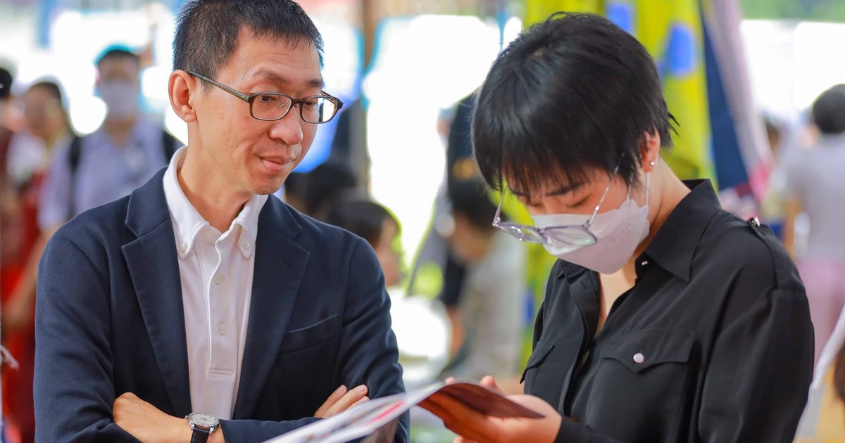 Những trường đại học phía Nam nào đặt điểm chuẩn xét tuyển theo điểm thi THPT cao ngất ngưởng?