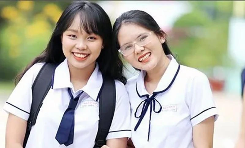 Cô cháu ruột cùng đỗ thủ khoa - Plot twist năm nay đỉnh quá! ✨