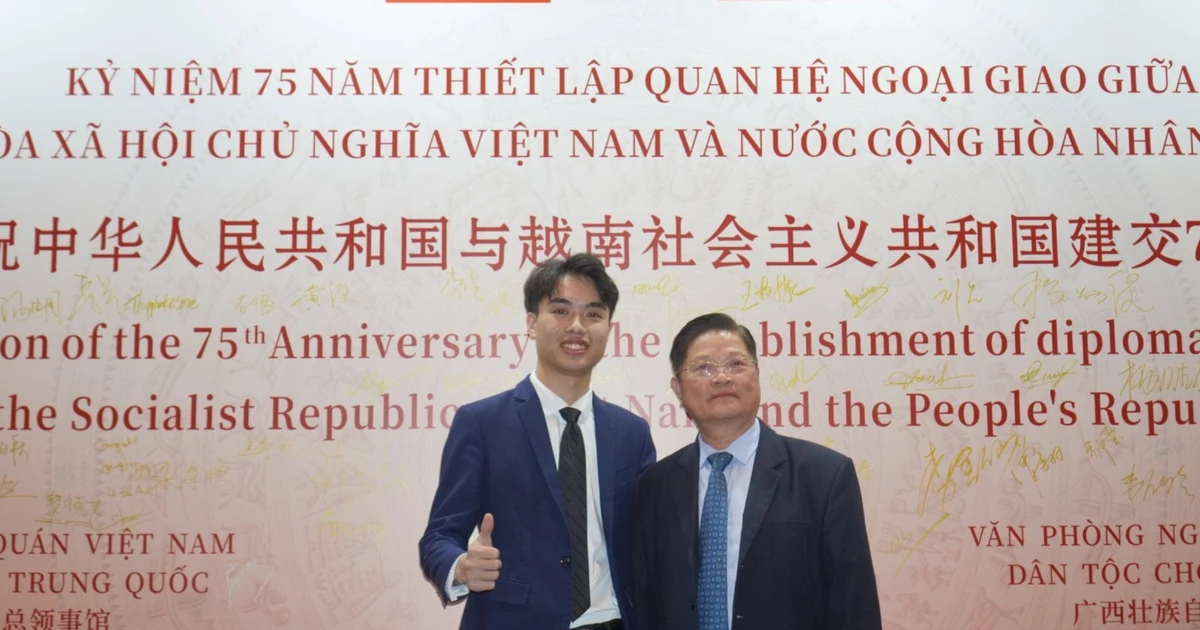 Chàng trai xã đảo Quảng Ninh "cân" điểm 4.0 và trở thành icon du học sinh tại Đại học Dân tộc Quảng Tây
