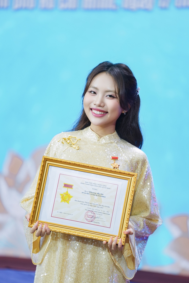 1625952a1cd251d51eee.jpg