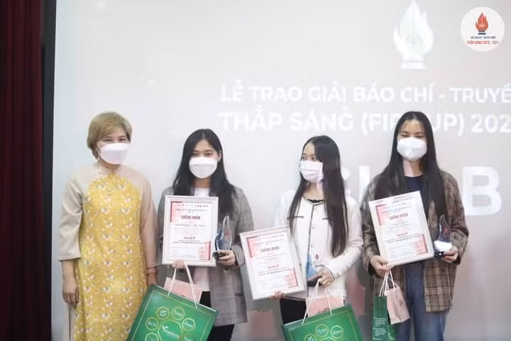16a12ef04fd66abc7b1c.jpg