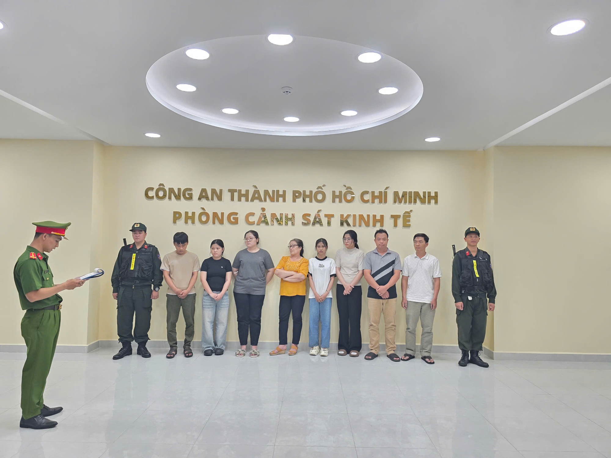 177f341a4d823462cefc.jpg