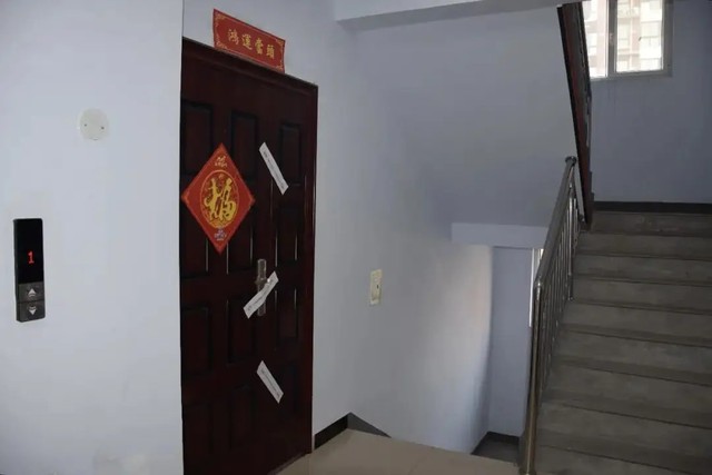 179948323a9828fa2725.jpg
